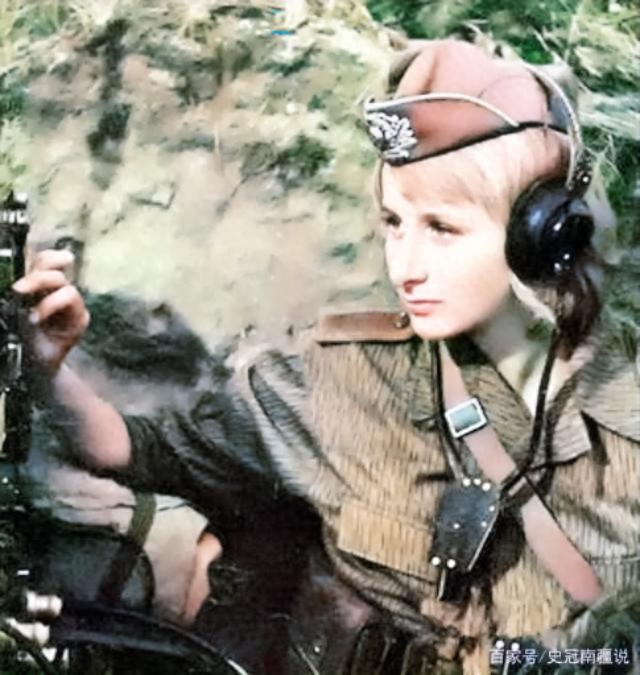 战争中的那一抹亮色，二战女兵照片