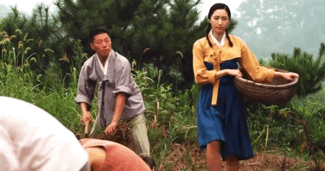 旧社会朝鲜农村美女，男人个个眼馋，却是红颜薄命，活得很苦