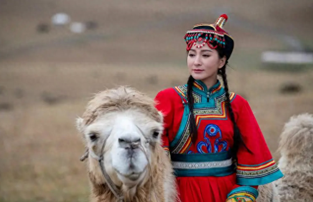 蒙古美女涌入中国，来旅游还是另有目的？得知原因中国男人笑了？