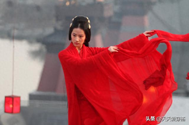 十五位“红色着装”古装美人，热巴杨幂上榜，都没她惊艳！