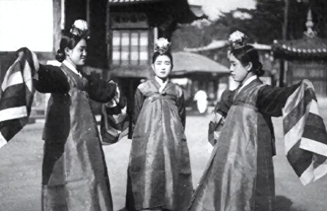 朝鲜古代有一种女医生，被称为“医妓”，有一项任务羞于启齿