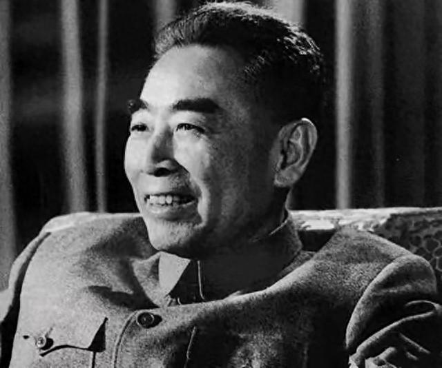 1954年，美国记者在日内瓦会议侮辱中国，周总理一个动作完美反击
