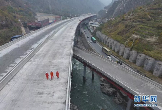 这条最险峻、最难修建的公路，65岁了
