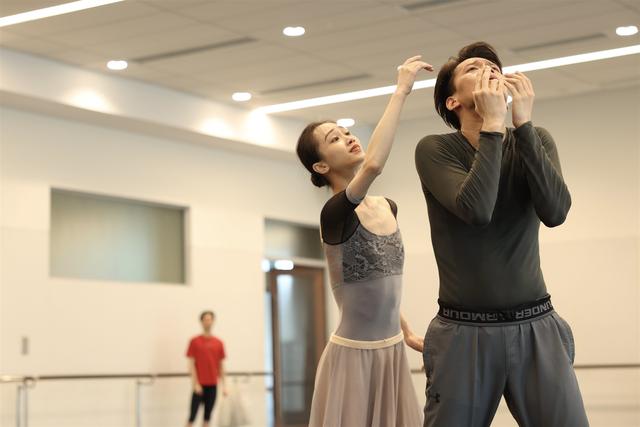 海派芭蕾演绎《歌剧魅影》，足尖舞出“戏剧力量”