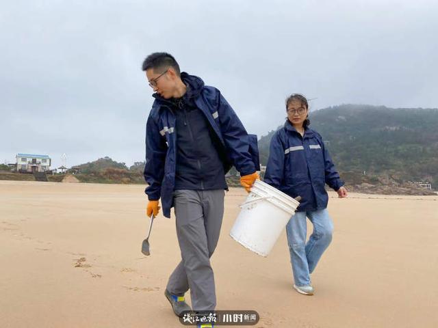 南麂岛别样“赶海人”：自备蔬菜春节留岛值守，沙滩挖宝发现许多新物种