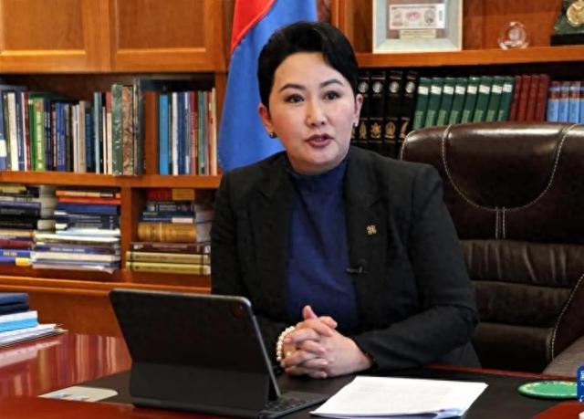 巴特策策格：蒙古国女外长，曾捐助中国3万头羊