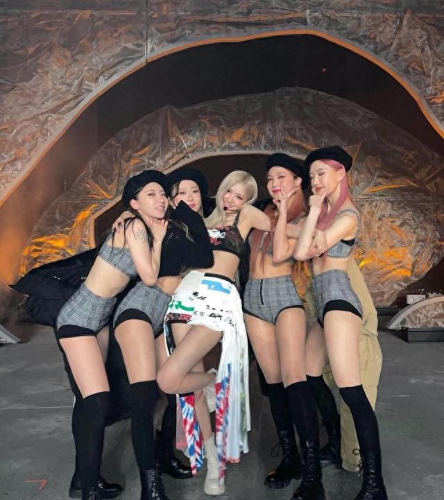 韩国顶级美女天团线上热辣表演，四位不同风格的小姐姐你想PICK谁