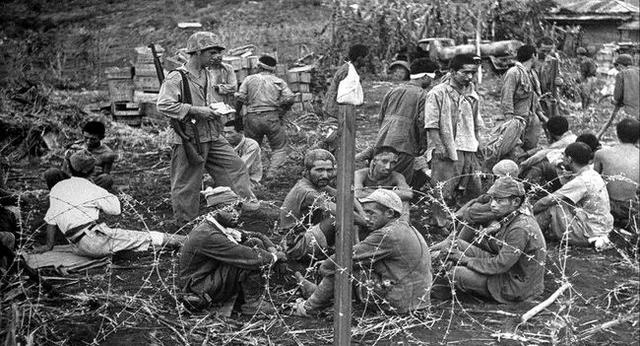 太平洋战争最残暴之战，70000美军血拼40000日军，伏尸遍野