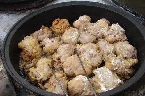新疆七大美食，你喜欢大盘鸡：还是喜欢烤羊肉串