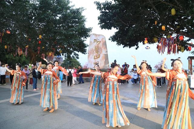 三亚市吉阳区2024年春节旅游收入24.1亿元 乡村民宿创收近两千万元