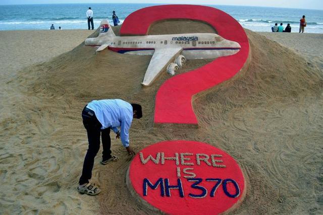 中国客机在韩国釜山坠毁，129人遇难，揭秘129航班坠毁的真相