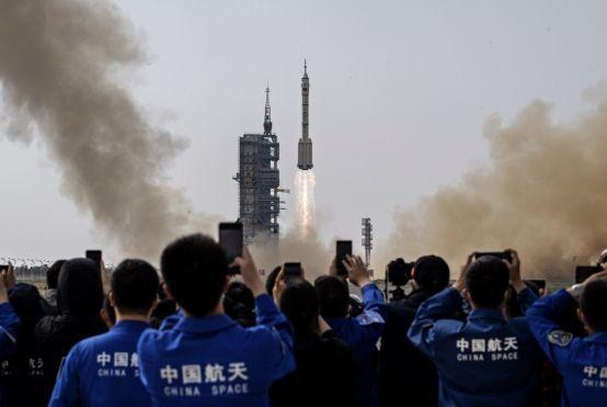 中国计划2030登月，美航天局长公开反对，要在月球上建立美国秩序