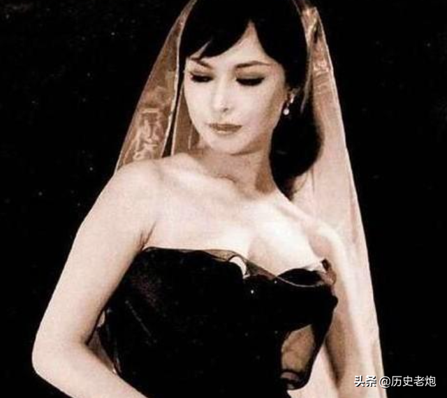 狄娜:香港艳星,真人版007女间谍,为中国航天事业投入全部身家