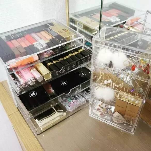 日本妹子超强化妆品收纳术!终于又能看见我的梳妆台了……