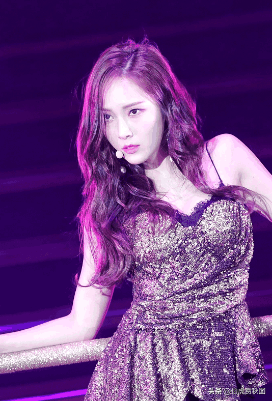 相当哇塞!娱乐圈顶流Jessica郑秀妍写真赏、性感妩媚腿长腰细