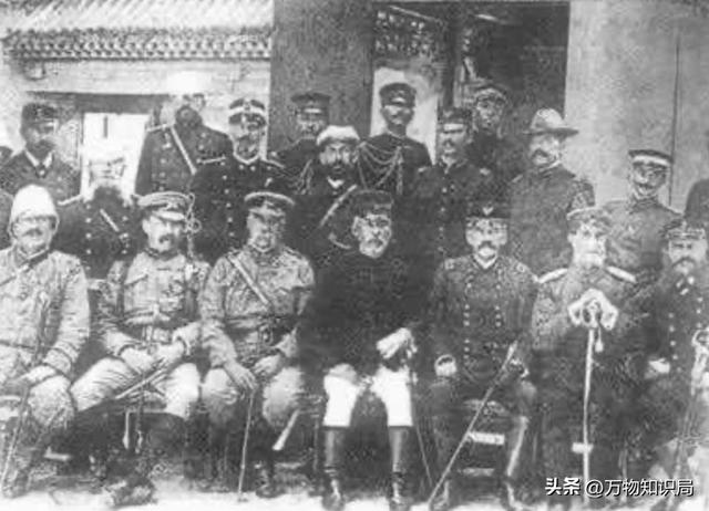 1834年,晚清美女被卖到美国,身着旗袍露出小脚,25美分随意观看