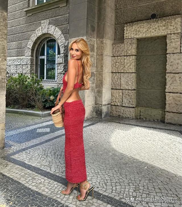 来自欧美的大胆长腿美女,十五张照片每一帧都是精美的长腿黑丝