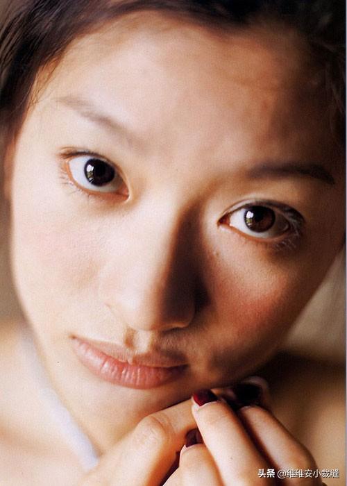 48岁筱原凉子凭颜值状态登上热搜,冻龄美肌离不开她的独家小秘诀