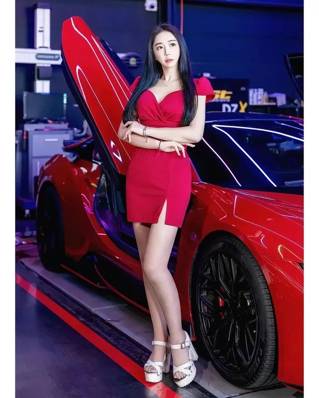 韩国第一车模!甜美的外形,性感的身材,根本顶不住!