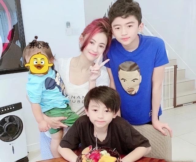 “未婚”产子的6位女星,生父成谜、不惧流言,最大55岁最小35岁