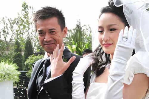 深扒新疆三宝情史,从影后到天后,从港圈到京圈,精彩曲折无止境