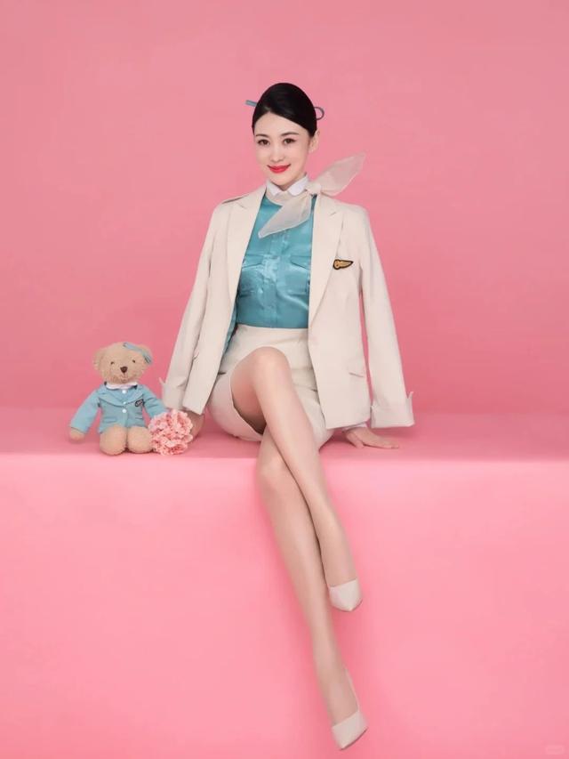 网红主播的空乘制服组图,看起来很美