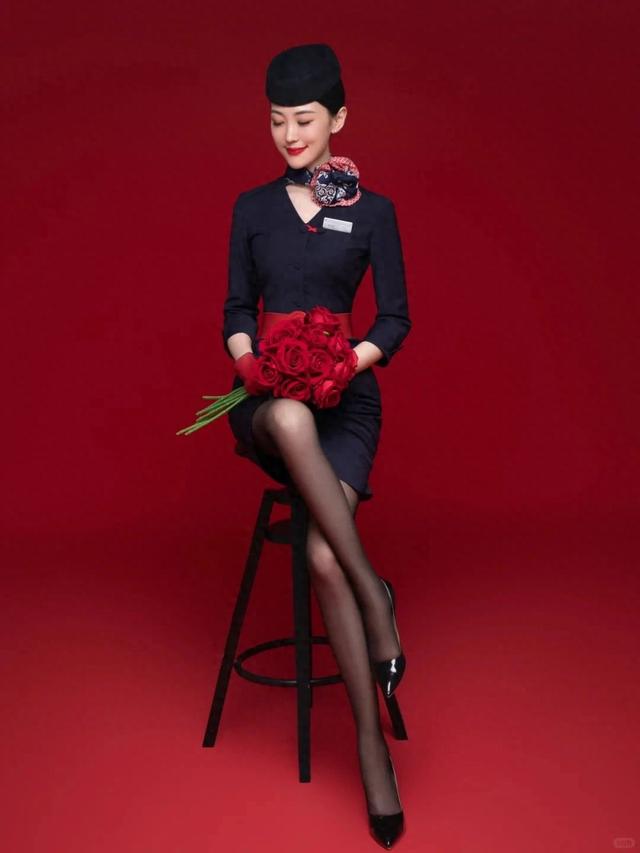 网红主播的空乘制服组图,看起来很美