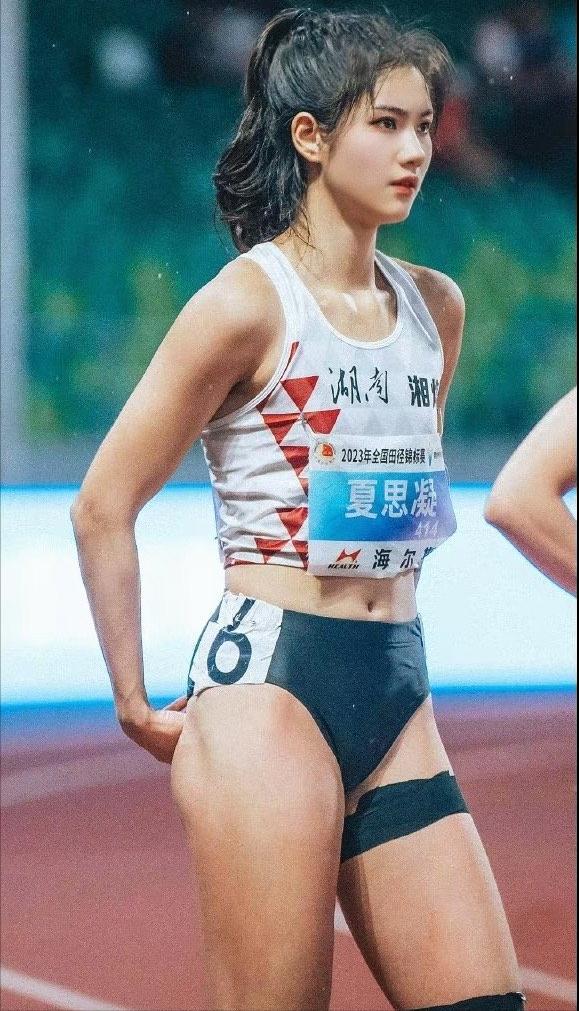 体坛颜值天花板夏思凝,170cm黄金腿臀比,颜值与实力并存