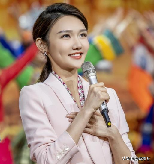 9个大美女,是央视各频道的“当家花旦”,最性感的是“六公主”