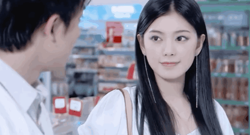 “未婚”产子的6位女星,生父成谜、不惧流言,最大55岁最小35岁