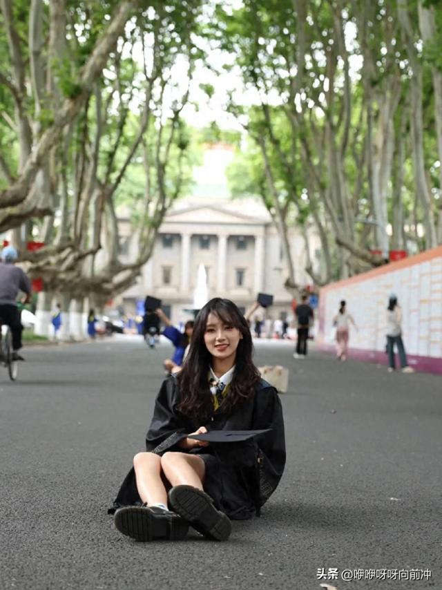东南大学的绝色校花:工科才女、音乐达人、麻将高手