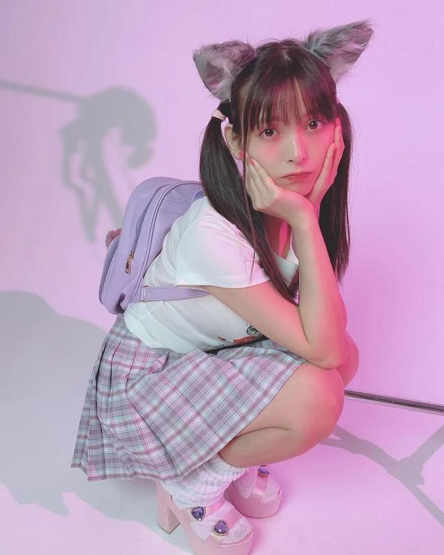 奶系美女上坂堇!拥有火辣身材的特利迦