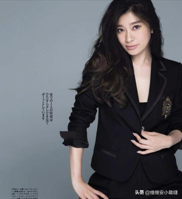 48岁筱原凉子凭颜值状态登上热搜,冻龄美肌离不开她的独家小秘诀