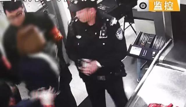 厉害了!女大学生对警察踢裆扇耳光,还想“微笑面对生活”?结果……