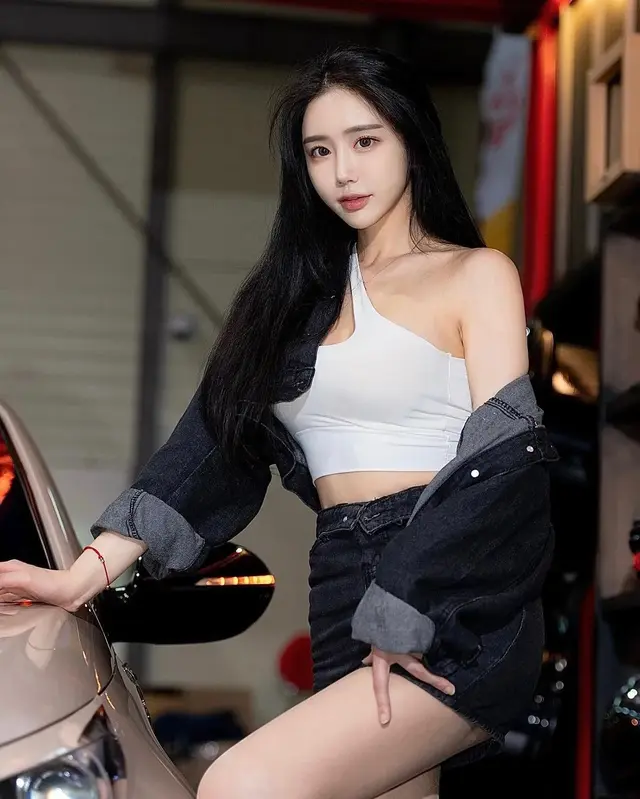 韩国第一车模!甜美的外形,性感的身材,根本顶不住!