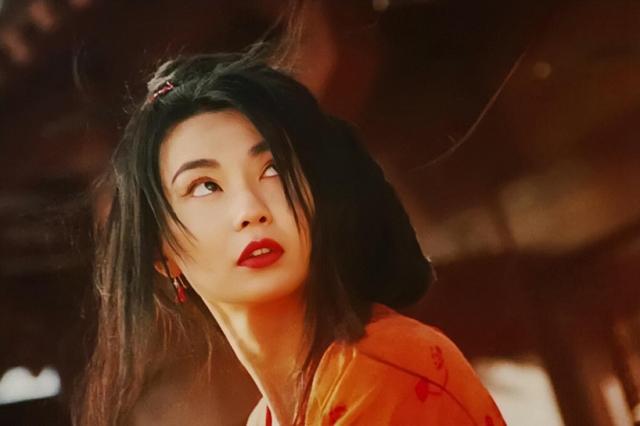 “小方脸”才是真抗老,这些拒绝“削骨”女明星,岁数越大越好看