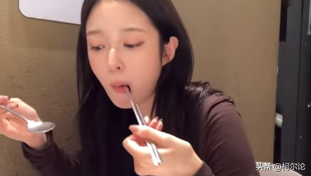长相神似郭碧婷的韩国美女游中国,全程夸赞,网友:你太漂亮了