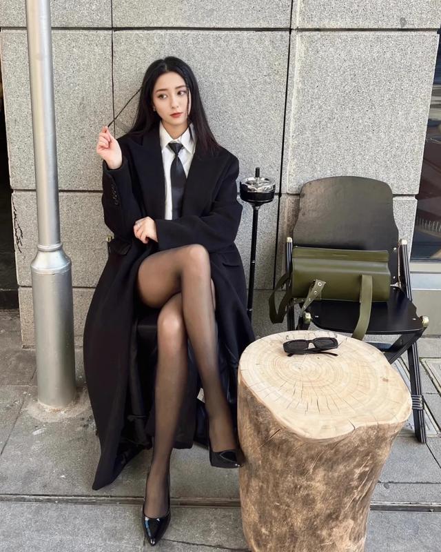 日本最强黑丝美腿!腿长1米02,好绝啊
