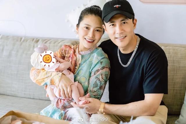 杜淳老婆母乳崩溃:孩子一碰奶头就哭,整个哺乳期我都在用吸奶器