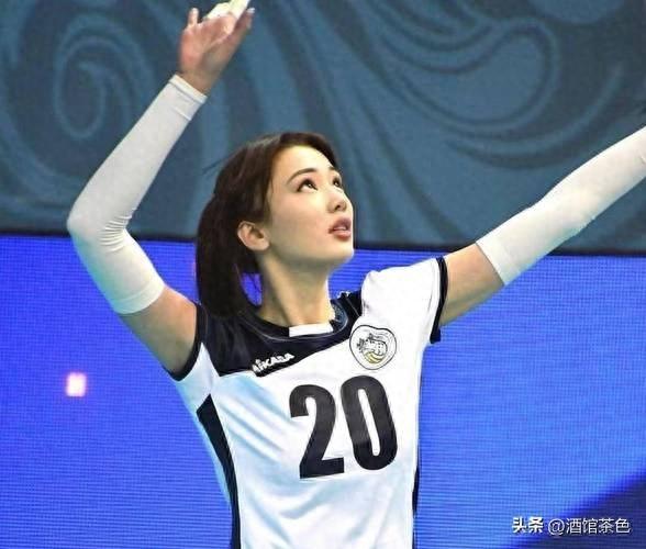排坛女神萨宾娜:身高1米82,高颜值身材完美,嫁迪拜富豪后退役