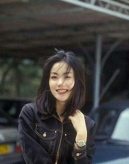 深扒新疆三宝情史,从影后到天后,从港圈到京圈,精彩曲折无止境