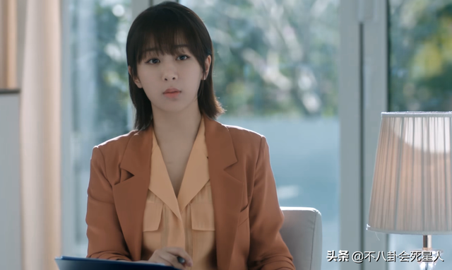 5位长相土气的女星,大刀阔斧下狠手,一步步将自己变成大美女