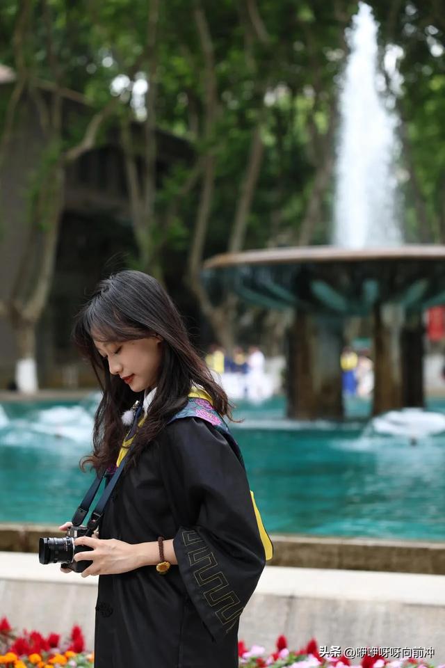 东南大学的绝色校花:工科才女、音乐达人、麻将高手