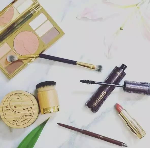 日本妹子超强化妆品收纳术!终于又能看见我的梳妆台了……