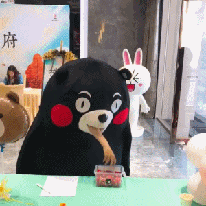 女子穿皮裤和露肩装相亲,男子一看竟是老熟人,直接掉头就走!
