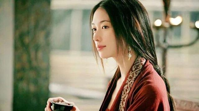 五官有瑕疵,却坚持零整容,这5位女星照样美得倾国倾城