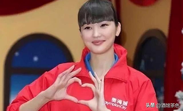 排坛女神萨宾娜:身高1米82,高颜值身材完美,嫁迪拜富豪后退役
