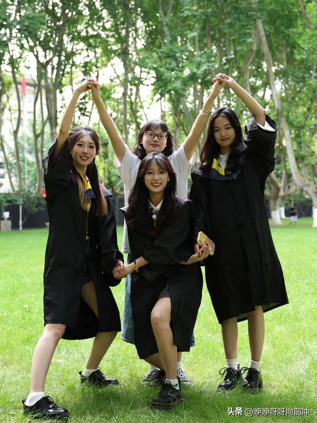 东南大学的绝色校花:工科才女、音乐达人、麻将高手