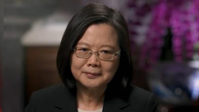 民进党“公投”造势,邀辣妹热舞,大秀细腰美腿,岛内网友看懵了