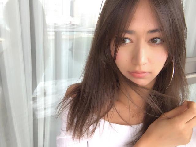 日本翘臀女神宮河麻耶,混血颜值搭配完美曲线,推荐一组臀部动作